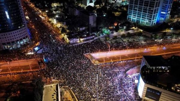 ليلة "ساخنة" أشعلت الأحداث في إسرائيل.. نتنياهو "انتقم" من وزير الدفاع وتجاوز "خطاً أحمر" والبيت الأبيض يعلّق